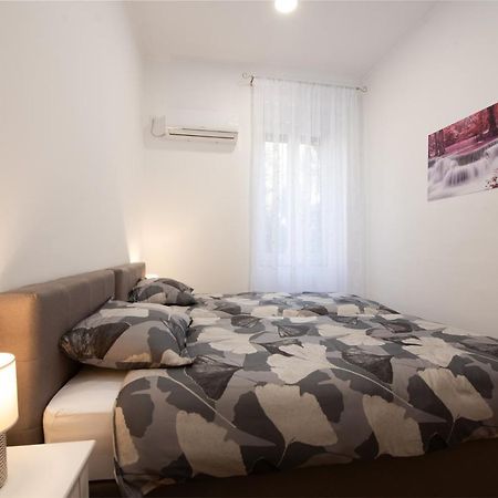 Appartement Apartman Cezar à Rijeka Extérieur photo