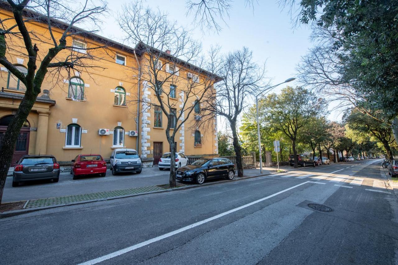 Appartement Apartman Cezar à Rijeka Extérieur photo